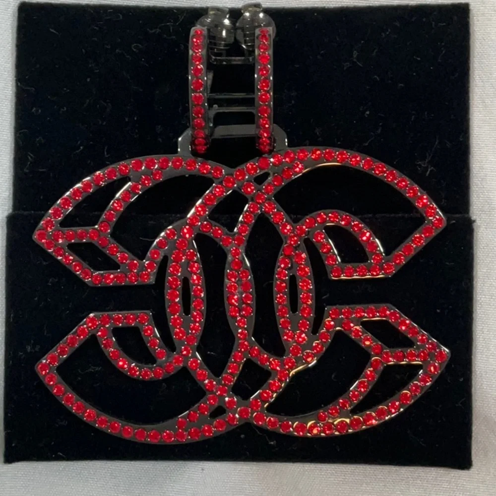 Chanel Diamantés one sided Crystal clip on earring